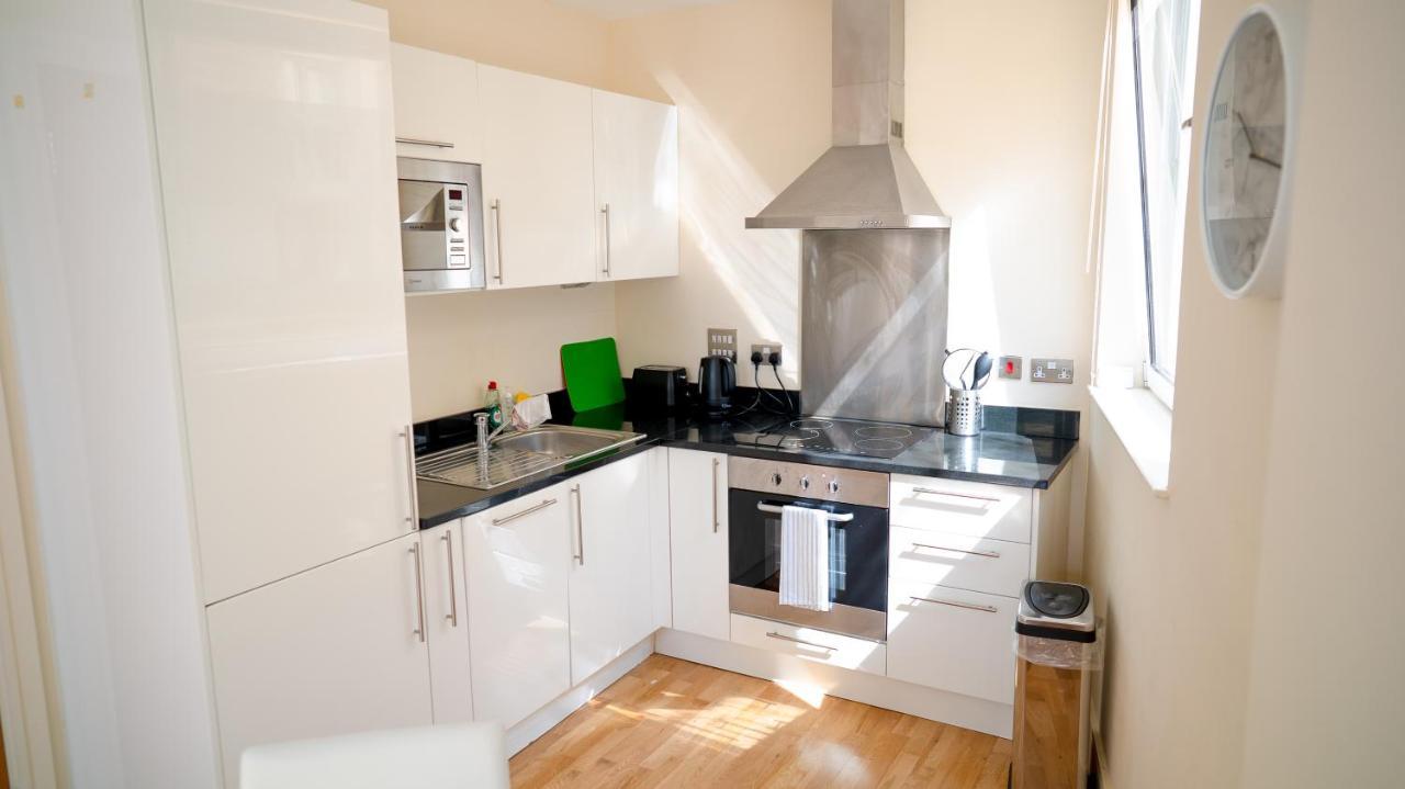 Comfy Spacious Apartment In Canary Wharf London Bagian luar foto