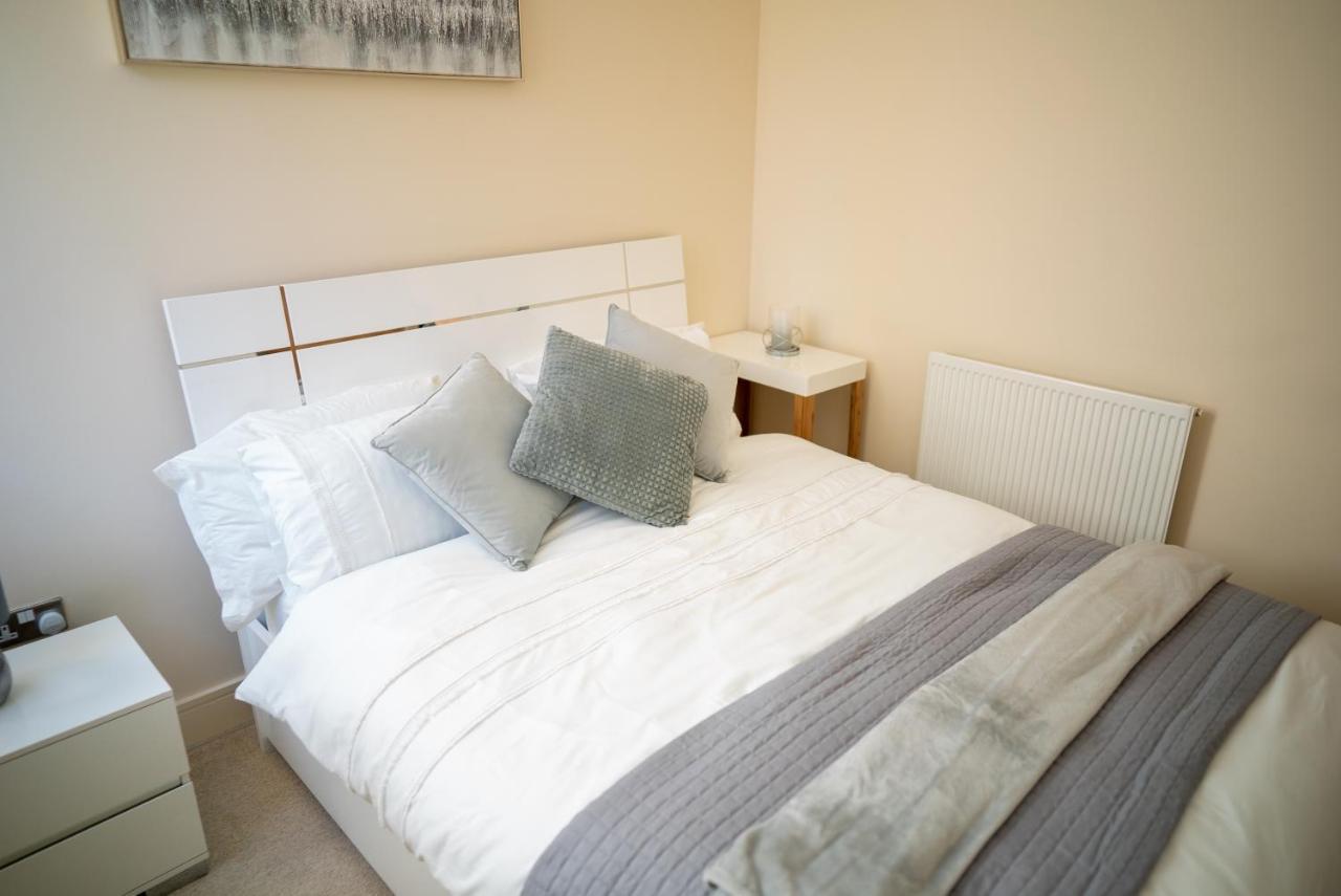 Comfy Spacious Apartment In Canary Wharf London Bagian luar foto