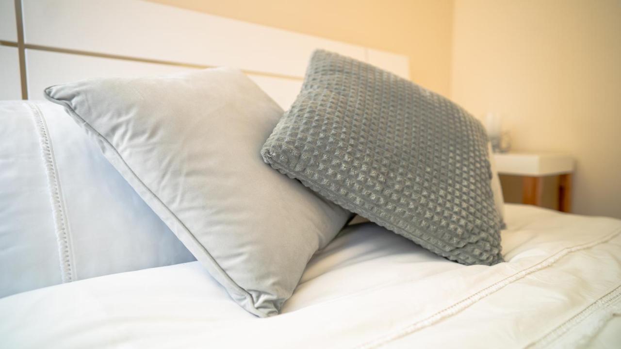 Comfy Spacious Apartment In Canary Wharf London Bagian luar foto