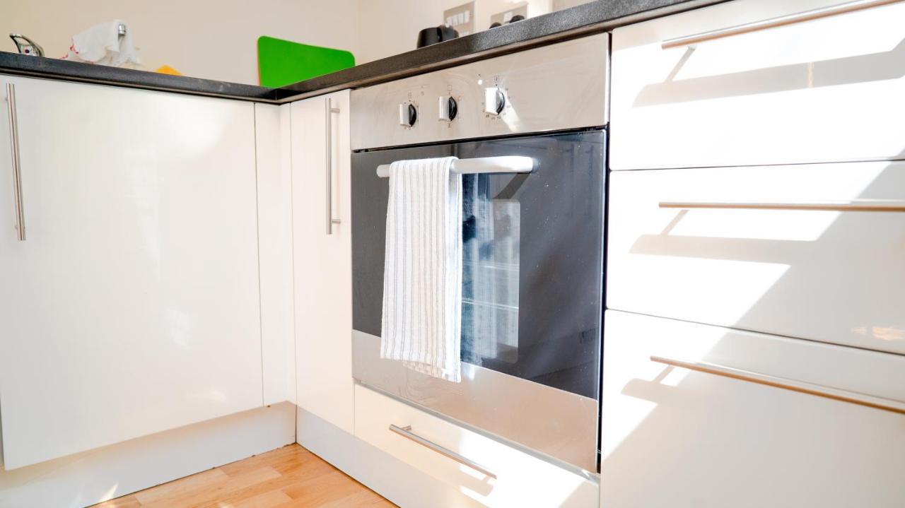 Comfy Spacious Apartment In Canary Wharf London Bagian luar foto